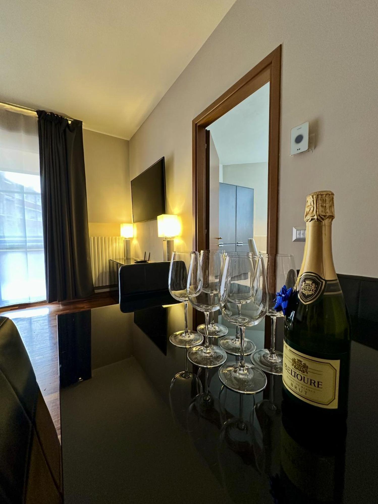King Apartment Milano Bocconi Exterior photo